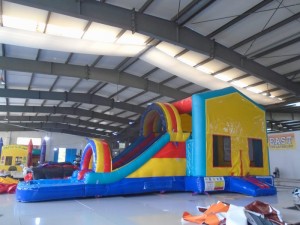 A Great Tool for Parent-Child Interaction: Multiple Ways to Play with Inflatable Bounce Houses